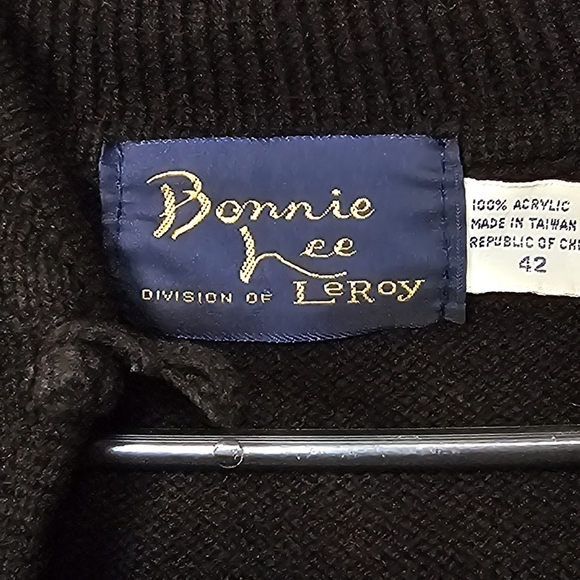 Bonnie Lee LeRoy 70's Sweater size 42 Vintage Black Floral Embroidered NWOT - Picture 2 of 5